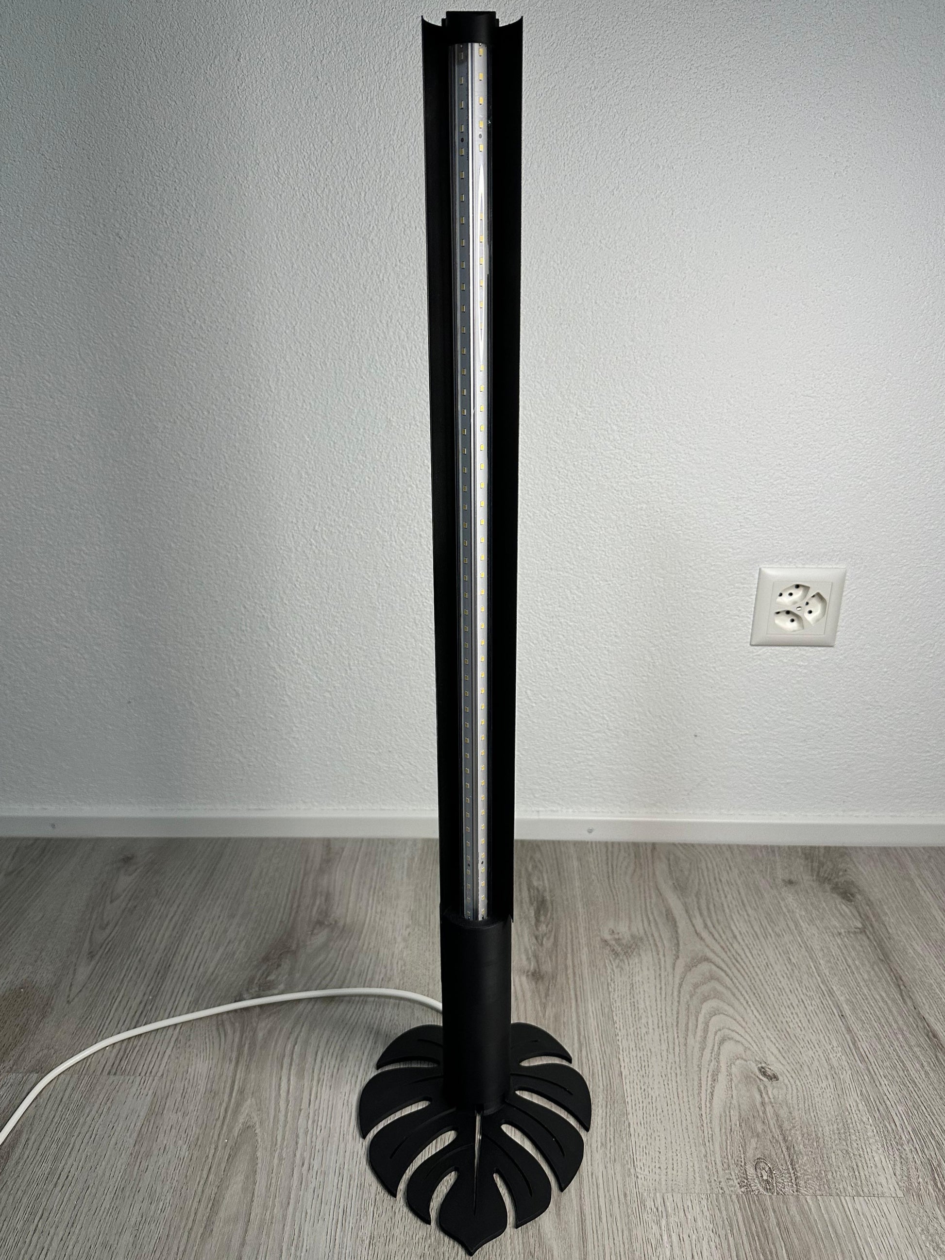 Monstera Blatt Grow Light Ständer Vorne