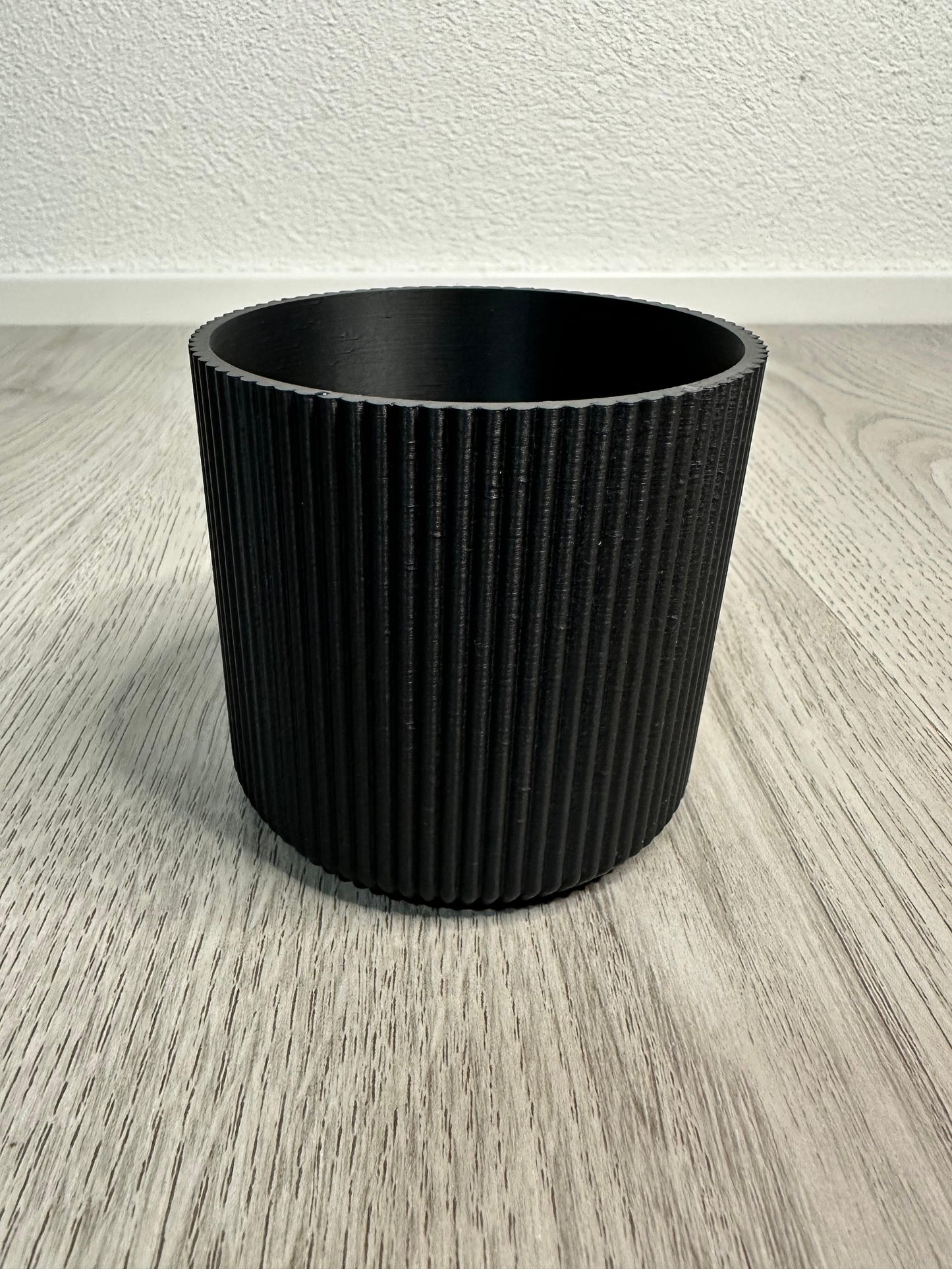 Pflanzenübertopf geriffelt