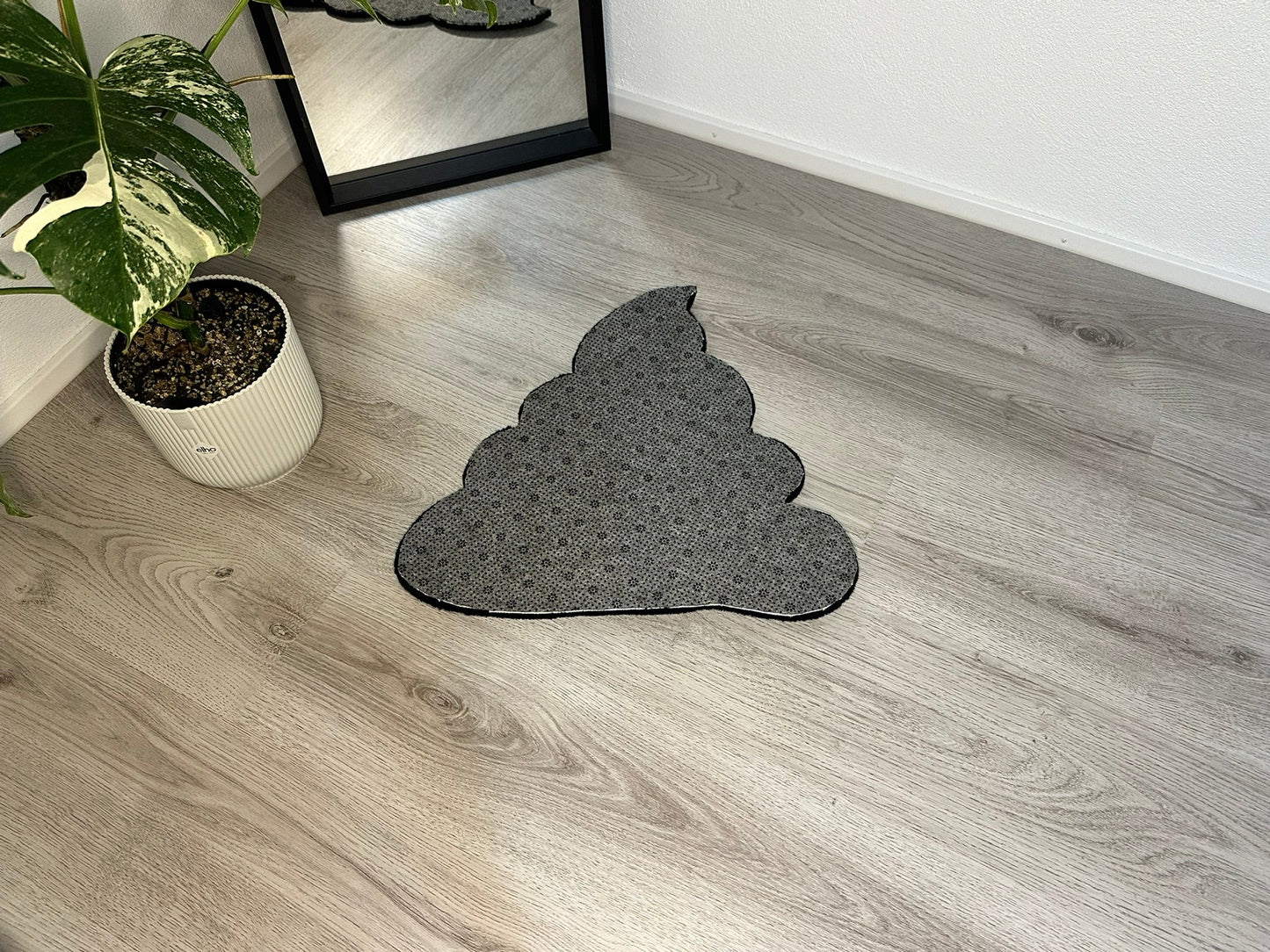 Poope Emoji Teppich Hinten